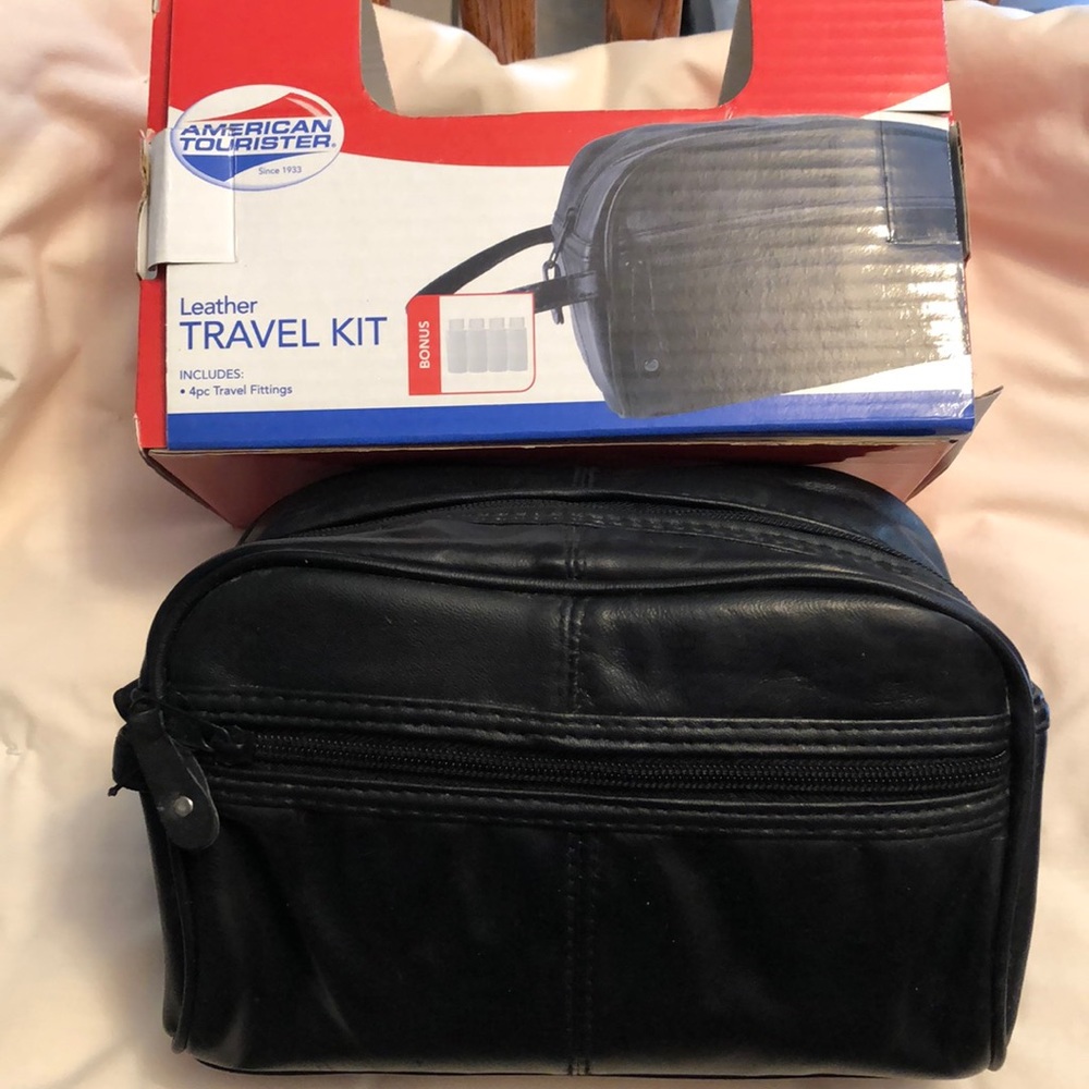 COPY - NWT AMERICAN TOURISTER LEATHER TRAVEL KIT